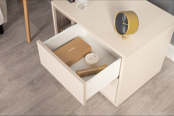 Тумба прикроватная Тайл 16.163 сатин 7045 SU, эмили блаш U9135, белый PE шагрень, собирается на любую сторону